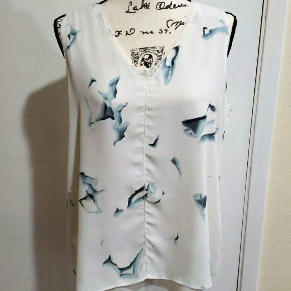 Rose & Olive Sleeveless Blouse